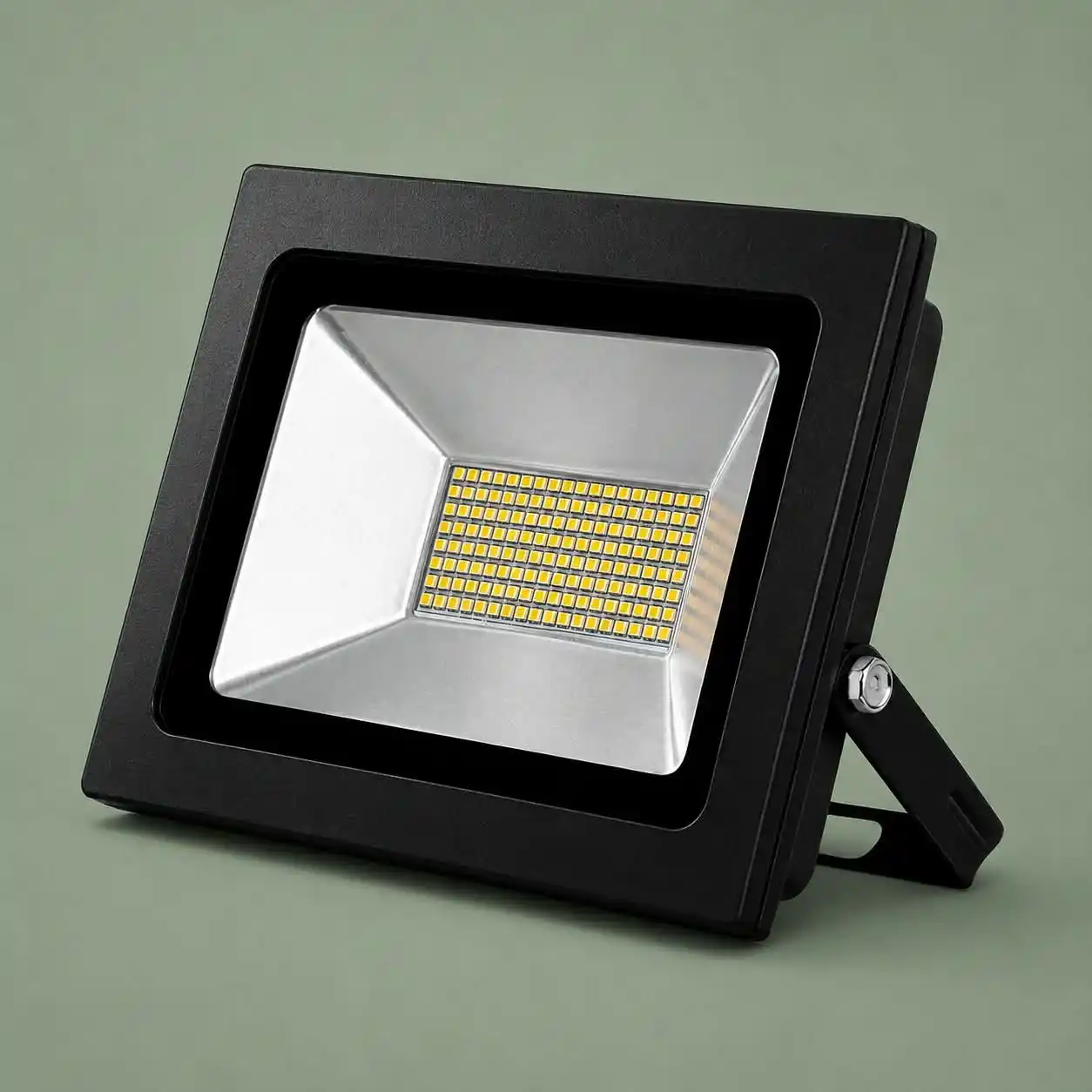 1 White Focus LED Light
